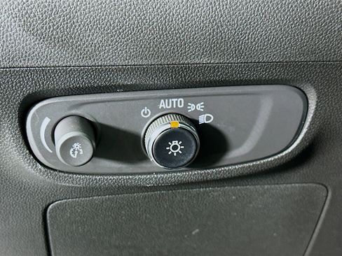 Used 2025 Buick Encore GX Preferred image 17