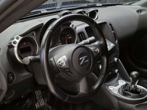 Used 2020 Nissan 370Z NISMO RWD image 22