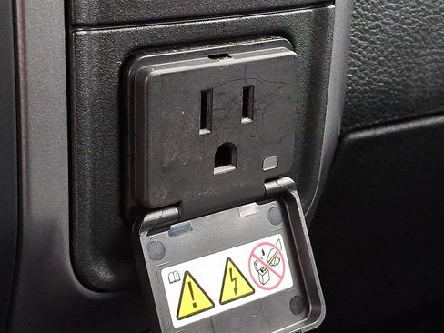 Used 2022 RAM 1500 Classic SLT w/ Electronics Convenience Group image 25