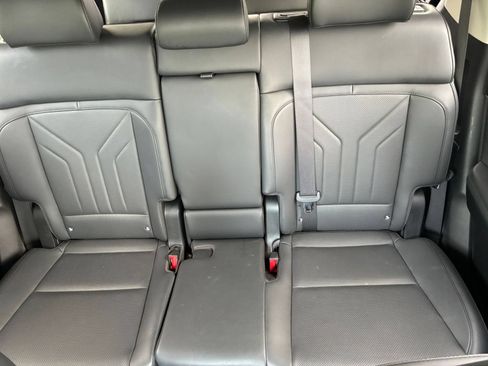 Used 2025 Hyundai Santa Fe SEL FWD image 32