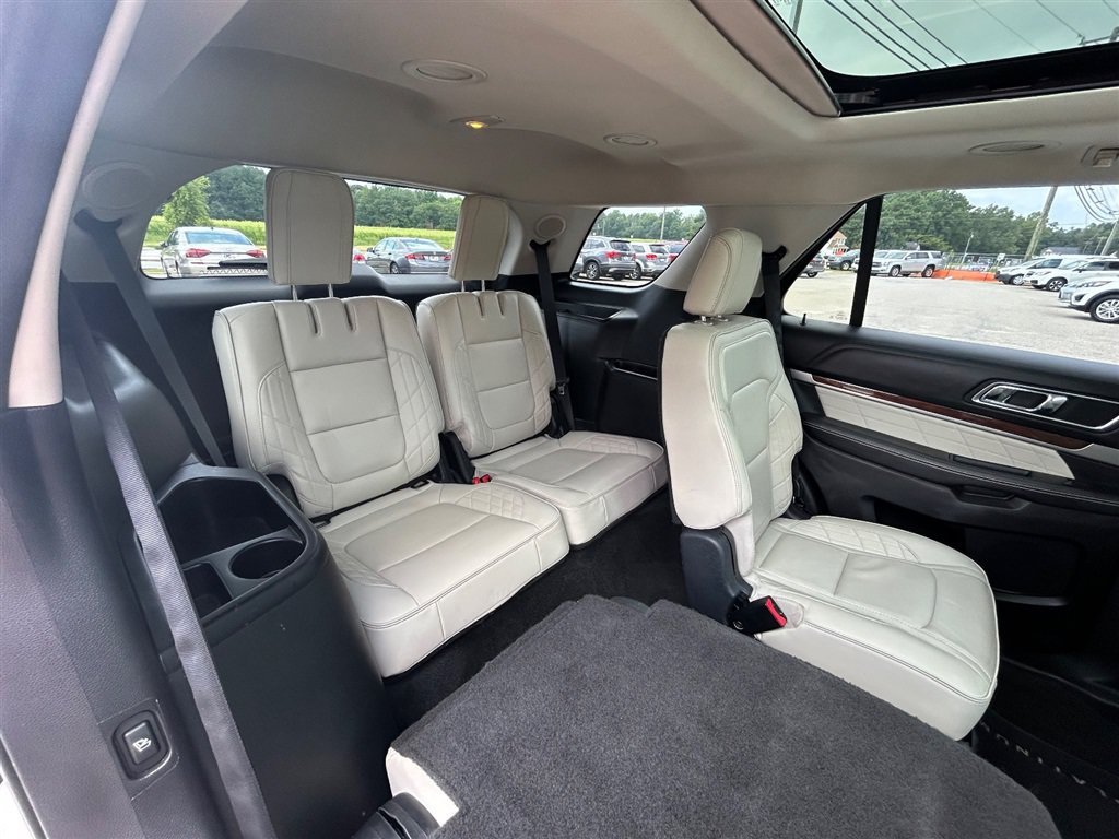 Used 2017 Ford Explorer Platinum AWD/4WD image 24