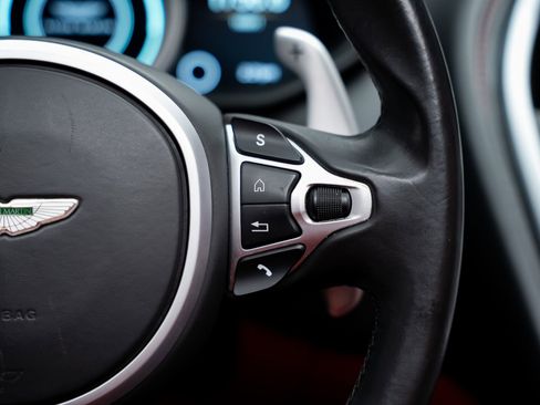 Used 2019 Aston Martin DB11 Volante RWD image 45
