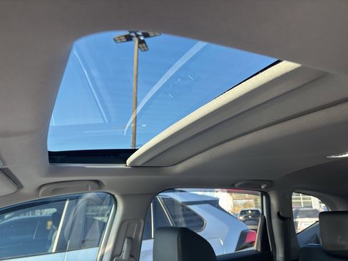 Used 2022 Honda CR-V Touring image 5