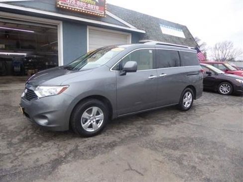 Used 2017 Nissan Quest SV image 3