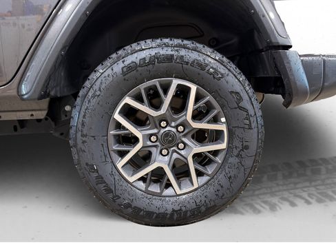 Used 2025 Jeep Wrangler Unlimited Sahara AWD/4WD image 50