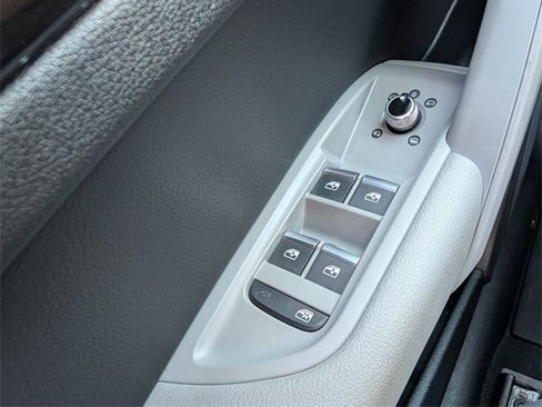 Used 2018 Audi Q5 2.0T Premium Plus w/ Premium Plus Package image 38