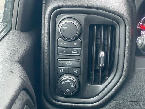 Used 2024 Chevrolet Silverado 1500 Custom image 17