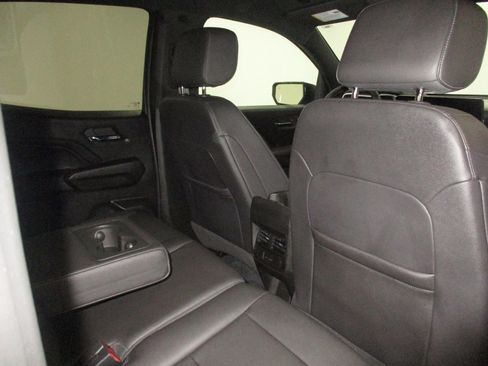 Used 2023 GMC Canyon Elevation w/ Elevation Premium Package AWD/4WD image 13