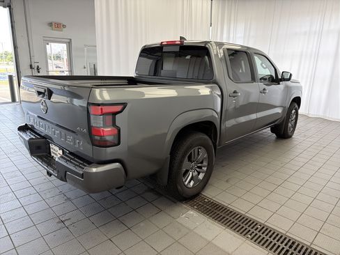 Used 2025 Nissan Frontier SV w/ SV Convenience Package AWD/4WD image 4