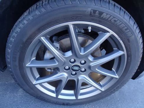 Used 2021 Land Rover Range Rover Velar R-Dynamic S image 13