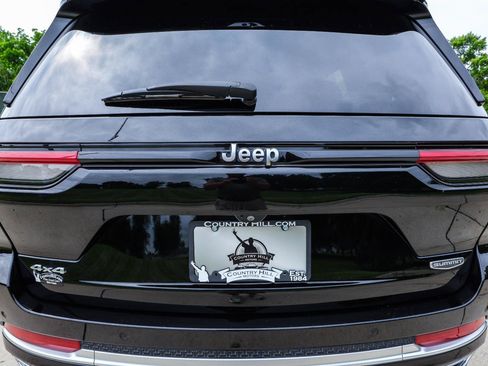 Used 2022 Jeep Grand Cherokee Summit w/ Adv Protech Group IV AWD/4WD image 47