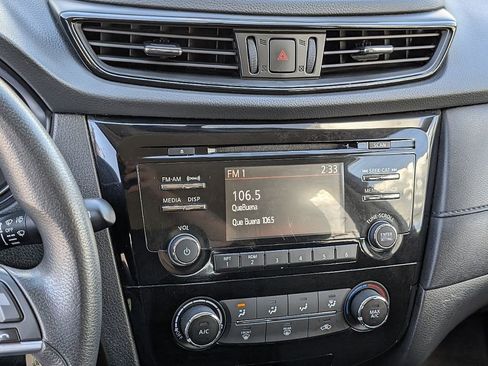 Used 2017 Nissan Rogue S image 32