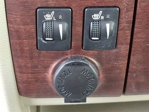 Used 2014 Toyota Sienna XLE image 25