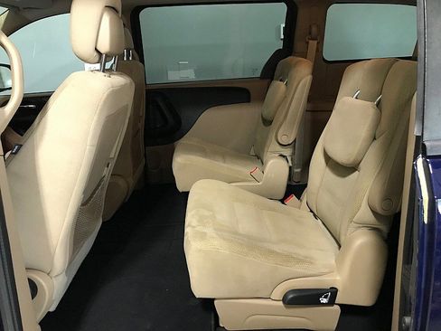 Used 2016 Dodge Grand Caravan SE w/ Quick Order Package 29E SE FWD image 17