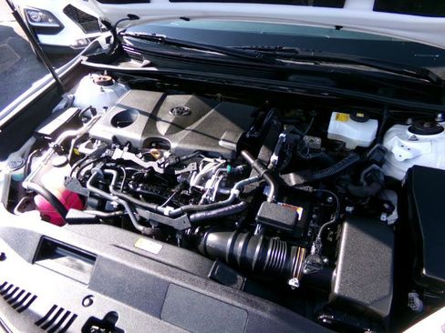 Used 2018 Toyota Camry LE image 34