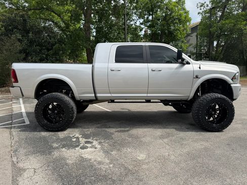 Used 2017 RAM 2500 Laramie w/ Sport Appearance Group AWD/4WD image 4