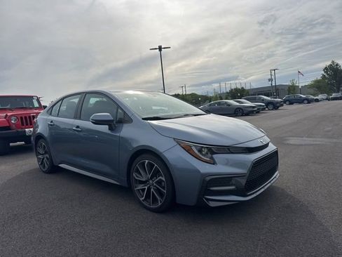 Used 2020 Toyota Corolla SE w/ Carpet Mat Package (TMS) FWD image 2