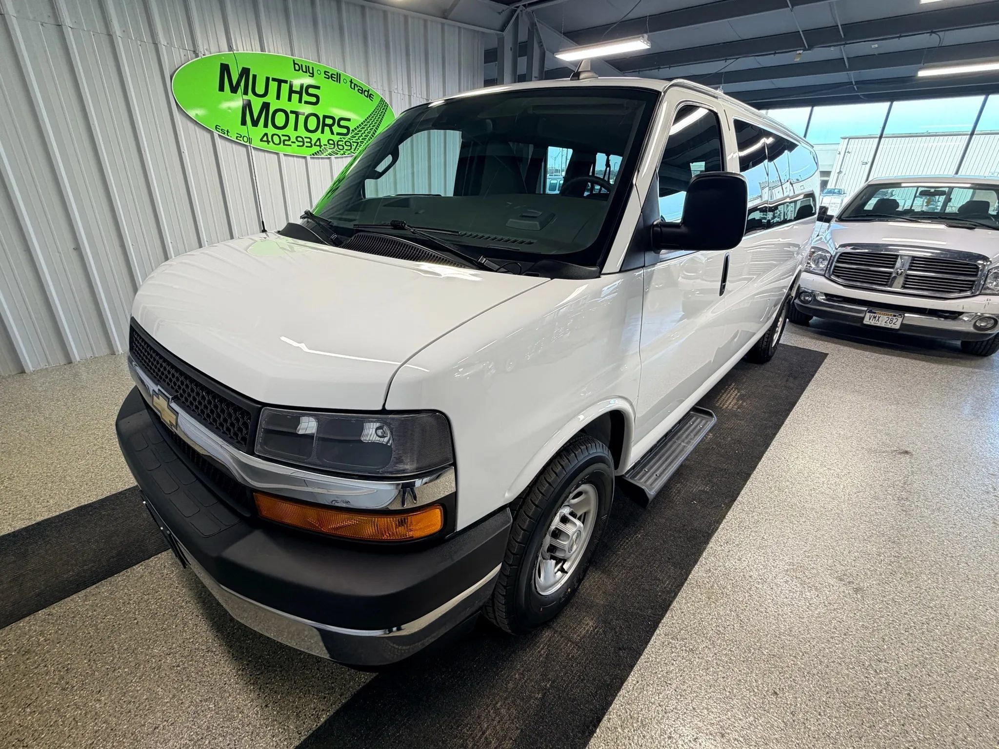 Used 2023 Chevrolet Express 3500 LT w/ LT Preferred Equipment Group RWD image 1