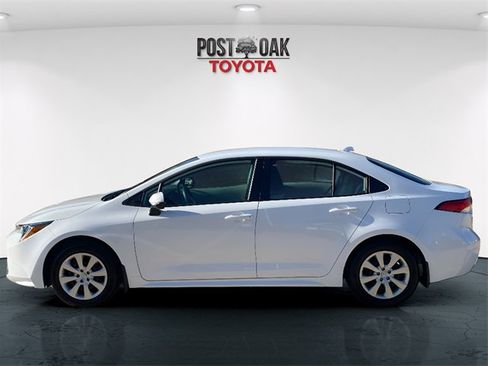 Used 2026 Toyota Corolla LE image 4