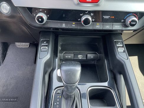 Used 2020 Kia Telluride S FWD image 26
