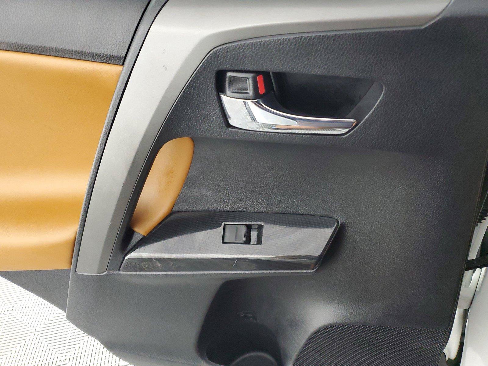 Used 2016 Toyota RAV4 SE FWD image 18