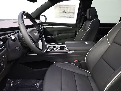 New 2026 Cadillac Escalade ESV Luxury w/ Touring Package image 13