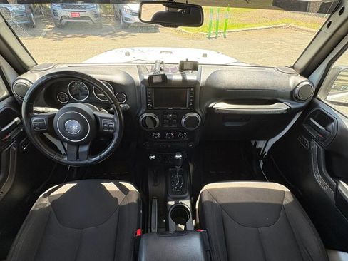 Used 2018 Jeep Wrangler Unlimited Sport S AWD/4WD image 22