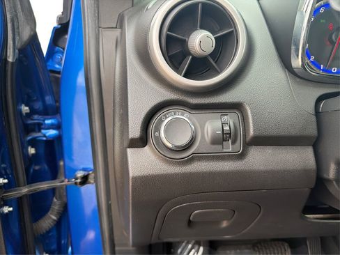 Used 2016 Chevrolet Trax LT w/ LT Sun and Sound Package image 18