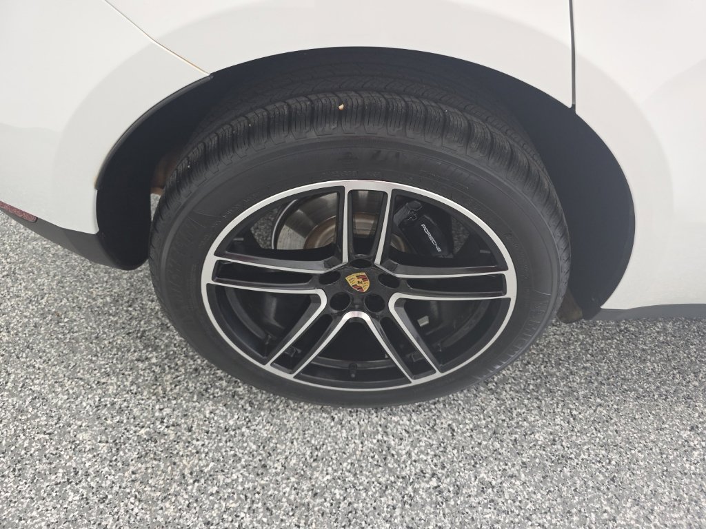Used 2021 Porsche Macan AWD/4WD image 12