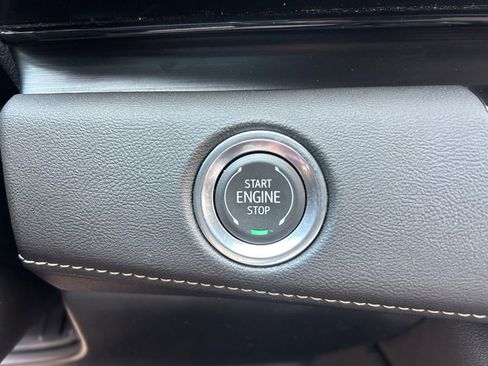 Used 2024 Cadillac Escalade Premium Luxury w/ Performance Package AWD/4WD image 30