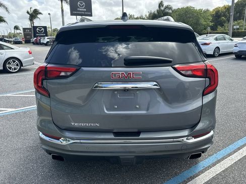Used 2020 GMC Terrain Denali w/ Denali Premium Package FWD image 8
