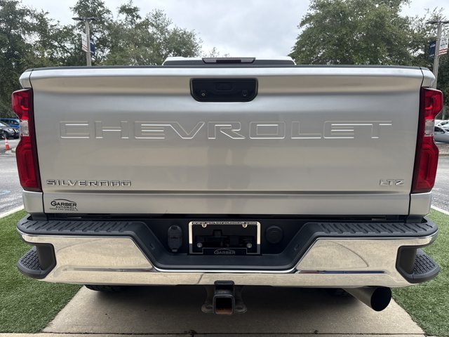 Used 2022 Chevrolet Silverado 2500 LTZ AWD/4WD image 4