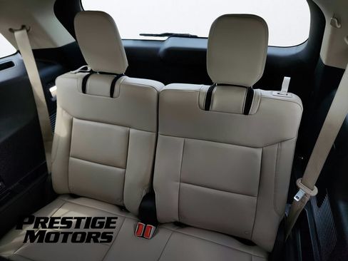 Used 2022 Ford Explorer XLT w/ Equipment Group 202A AWD/4WD image 16