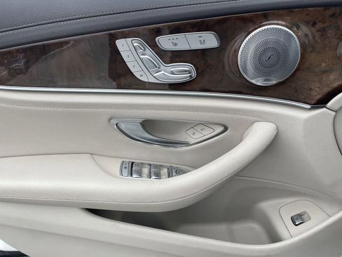 Used 2017 Mercedes-Benz E 400 E 400 Luxury image 33