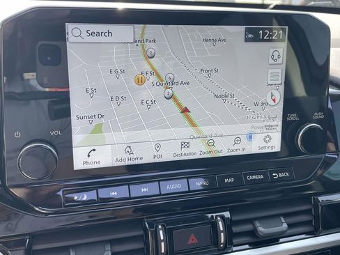 Used 2024 Nissan Pathfinder Platinum image 21