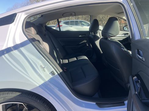 New 2025 Nissan Altima 2.5 SR image 16