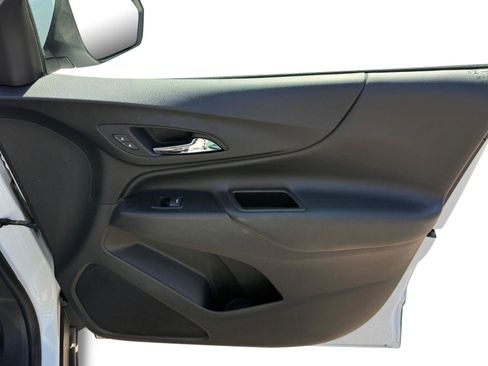 Used 2020 Chevrolet Equinox LT w/ Driver Convenience Package image 26