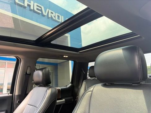 Used 2018 Ford F150 Lariat w/ Equipment Group 502A Luxury AWD/4WD image 11