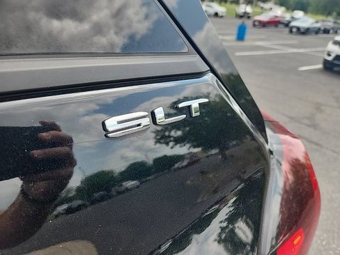 Used 2024 GMC Terrain SLT FWD image 12
