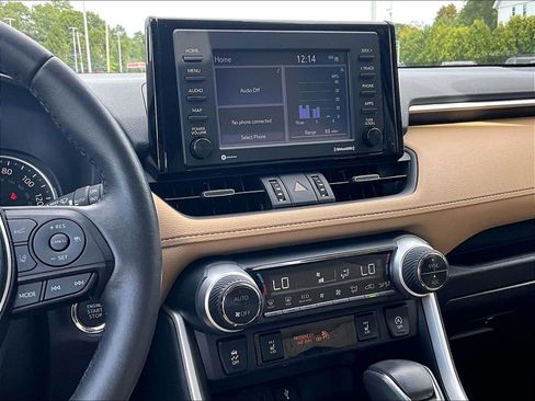 Used 2022 Toyota RAV4 XLE Premium AWD/4WD image 18