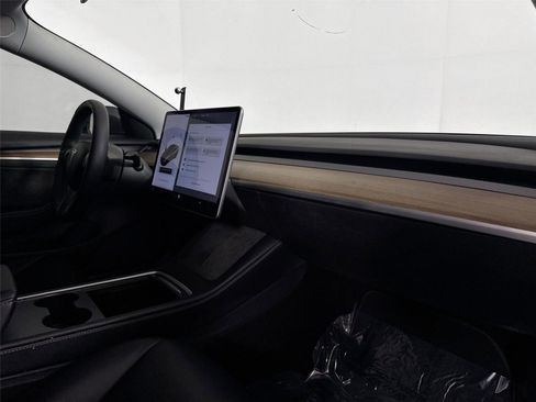 Used 2021 Tesla Model 3 Long Range image 37