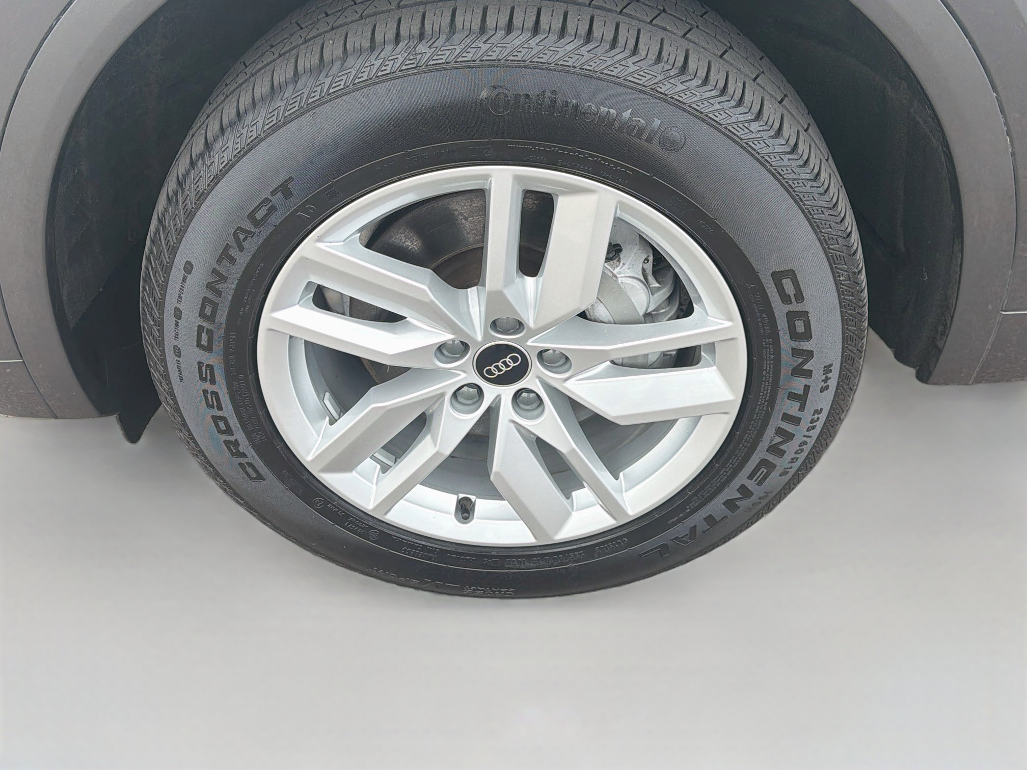 Used 2023 Audi Q5 2.0T Premium w/ Convenience Package AWD/4WD image 11
