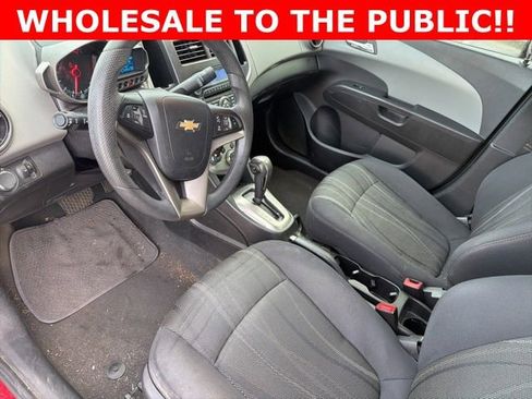 Used 2014 Chevrolet Sonic LT image 10