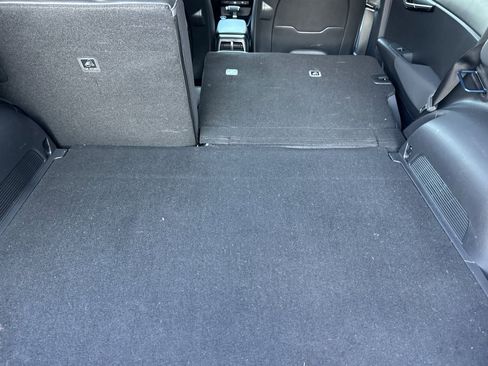 Used 2023 Kia Niro SX Touring image 12