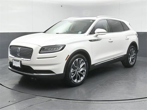 Certified 2023 Lincoln Nautilus Reserve w/ Luxury Package image 3