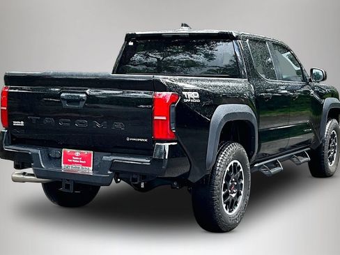 Used 2024 Toyota Tacoma TRD Off-Road AWD/4WD image 5