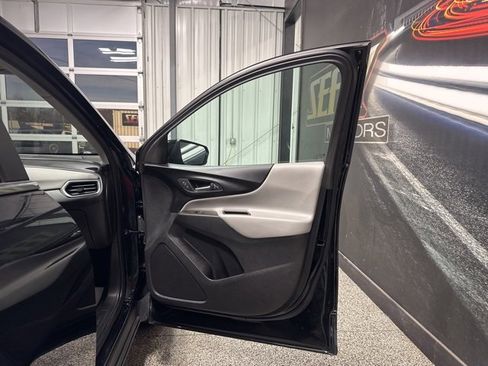 Used 2023 Chevrolet Equinox LT image 26