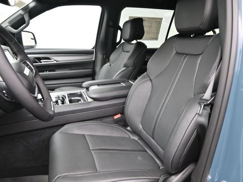 New 2026 Jeep Grand Wagoneer 4WD image 33