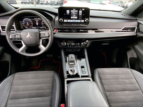 Used 2023 Mitsubishi Outlander SE AWD/4WD image 14