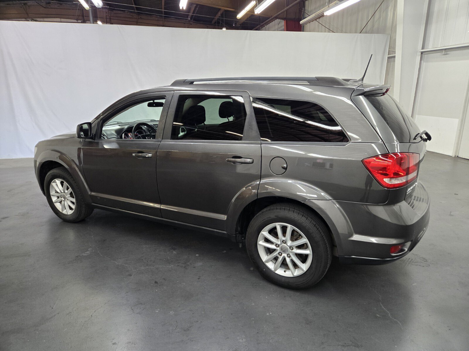 Used 2017 Dodge Journey SXT w/ Comfort/Convenience Group AWD/4WD image 3